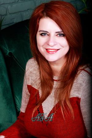 185410 - Elena Age: 47 - Ukraine