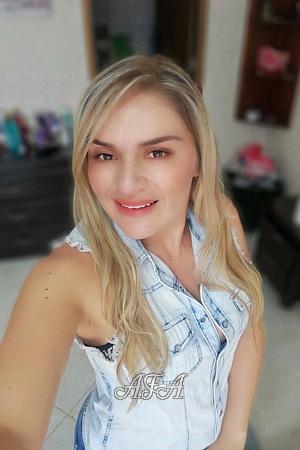 193142 - Yuliana Age: 39 - Colombia