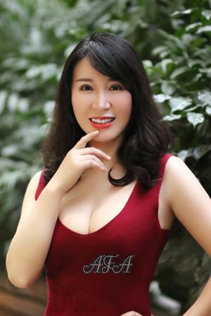 194730 - Mia Age: 44 - China