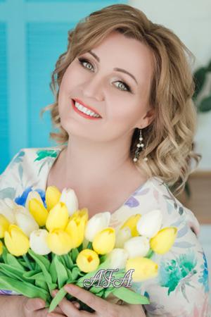 195302 - Marina Age: 42 - Ukraine