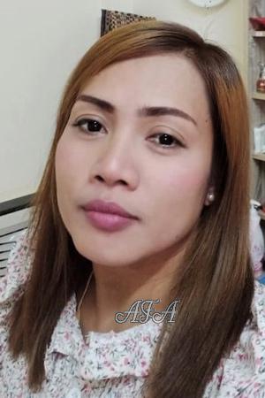 203402 - Nilawan Age: 42 - Thailand