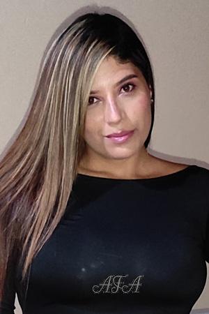 204578 - Daniela Age: 32 - Colombia