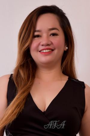 213785 - Maricris Age: 32 - Philippines