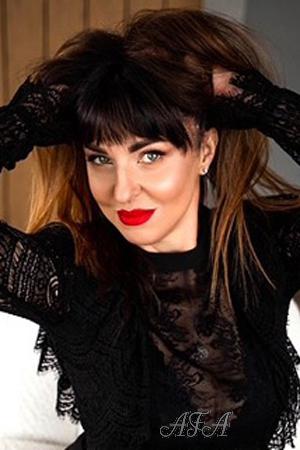 221685 - Viktoriia Age: 46 - Ukraine