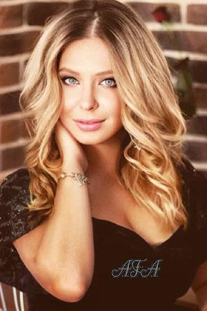 223240 - Nikolina Age: 38 - Ukraine